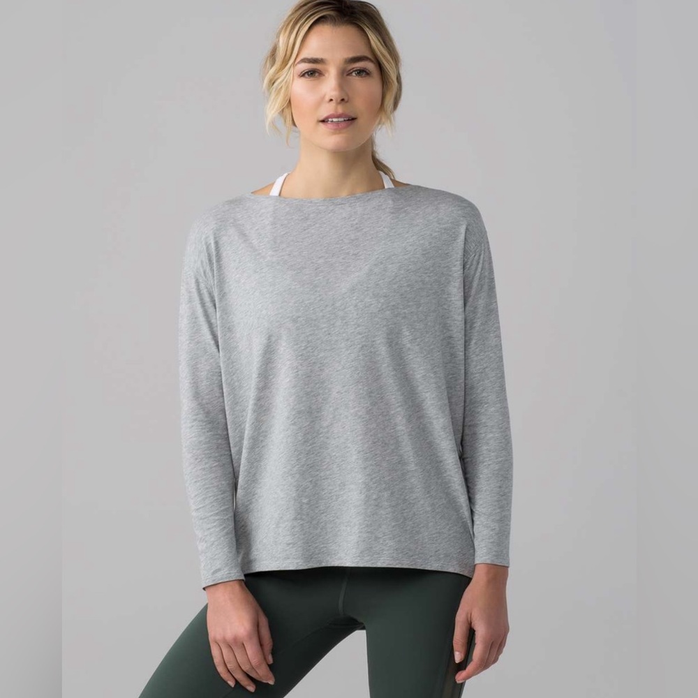 Lululemon Back in Action Long Sleeve A classic - Size 6 NEW WITH TAGS